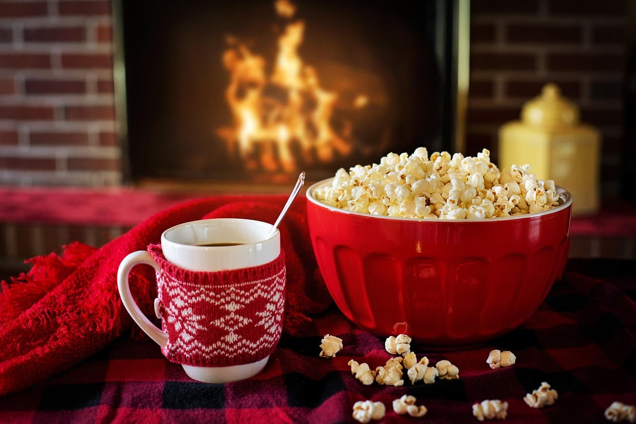10 Unique Fun Activities to Try with Friends at Home